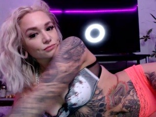 SpaceInVayda on cam for live free nude video chat now