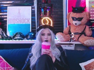wickedxqueen on cam for live free nude video chat now