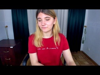 adellinee on cam for live free nude video chat now