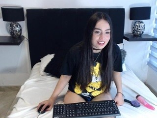 khilesmith on cam for live free nude video chat now