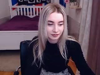 livelyfavel on cam for live free nude video chat now