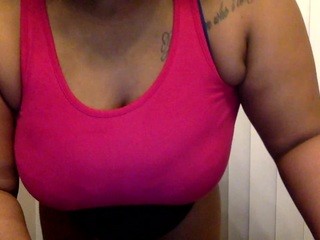 selena42 on cam for live free nude video chat now