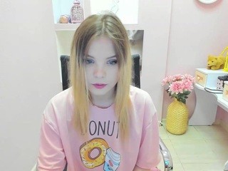 veronicakiss on cam for live free nude video chat now