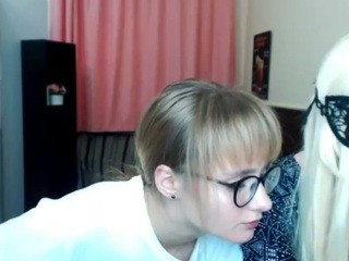 BrunetteAmelie on cam for live free nude video chat now