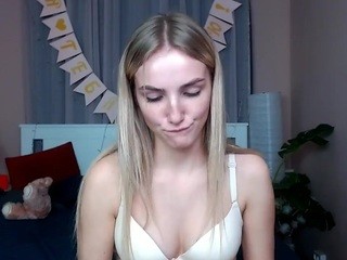 evanokitty on cam for live free nude video chat now