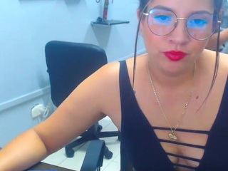 karen-thomas on cam for live free nude video chat now