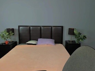Laurika-Gandi on cam for live free nude video chat now