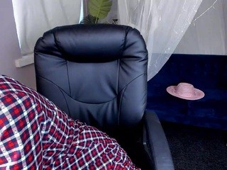molly-fox on cam for live free nude video chat now