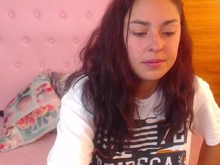 Adriana, ? on cam for live free nude video chat now