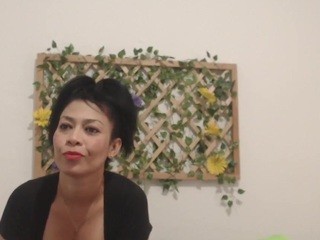 Julia-Bronws on cam for live free nude video chat now