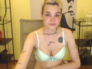 KimBaker on cam for live free nude video chat now