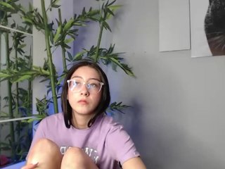 Lau-Ferch on cam for live free nude video chat now