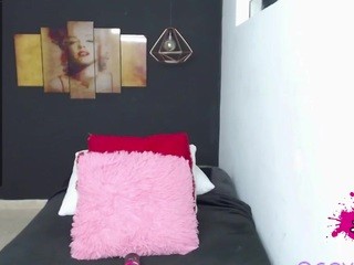 Luna, ? on cam for live free nude video chat now
