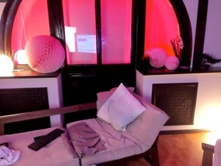 MiaDowell on cam for live free nude video chat now