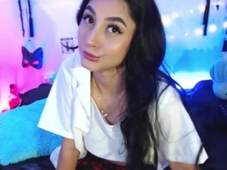 Tina Putina on cam for live free nude video chat now
