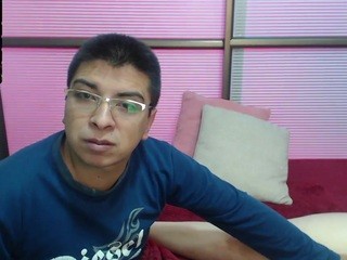 tom-and-lola on cam for live free nude video chat now