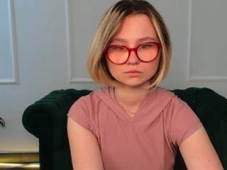 AmyTate on cam for live free nude video chat now