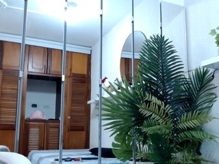 anniehonney on cam for live free nude video chat now