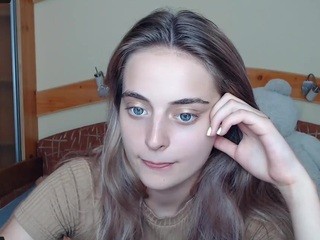 CarolineWest on cam for live free nude video chat now