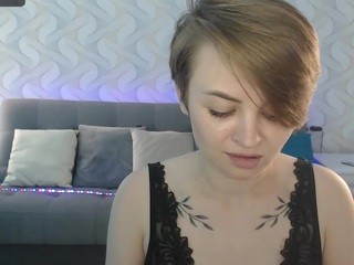 ChristinBerry7 on cam for live free nude video chat now