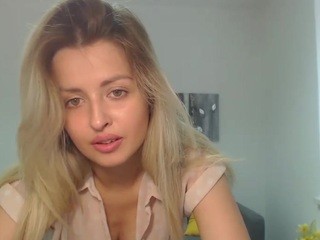 DanaWilson on cam for live free nude video chat now