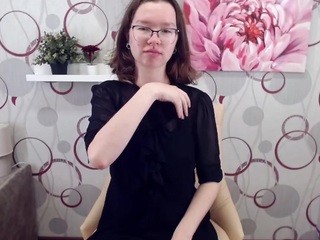 EmilyLissy on cam for live free nude video chat now