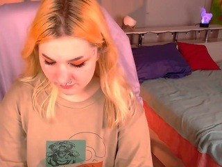 Enny-Peach on cam for live free nude video chat now