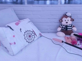 giannasantaro, ?? on cam for live free nude video chat now
