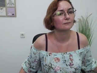 IvannaRich on cam for live free nude video chat now
