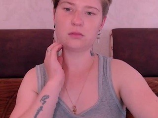 JaniceTina on cam for live free nude video chat now