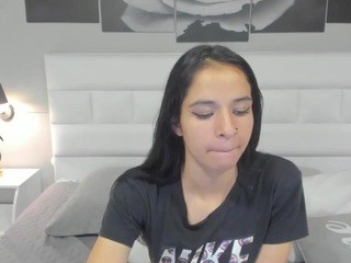 julie-collins on cam for live free nude video chat now