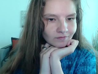 LeahTaylors on cam for live free nude video chat now