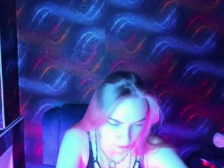 LucyOFire on cam for live free nude video chat now