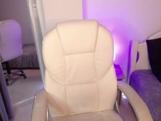 paula-69 on cam for live free nude video chat now