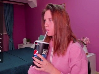 PeachyTina on cam for live free nude video chat now