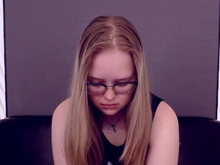 PollySweety on cam for live free nude video chat now