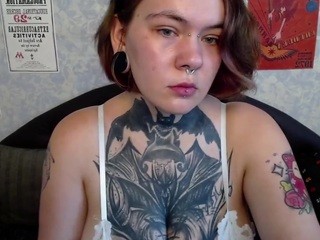 PrincessofIce on cam for live free nude video chat now