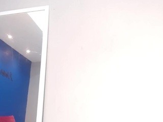 Roxye , ? on cam for live free nude video chat now