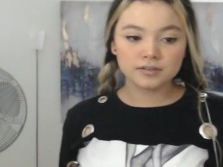 ScarlettHudsson on cam for live free nude video chat now