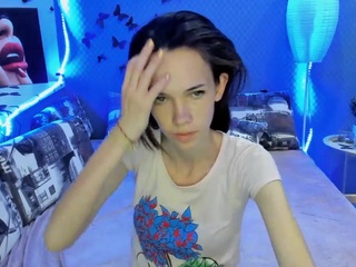 TaraDart on cam for live free nude video chat now