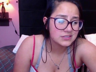 Veronicaf on cam for live free nude video chat now