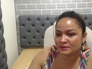 Vicky-Cameron on cam for live free nude video chat now