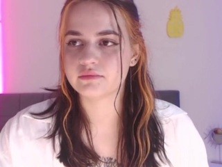 YourBetty on cam for live free nude video chat now