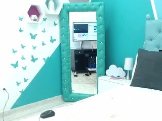Zoeytaylor-2 on cam for live free nude video chat now