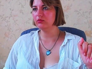 Adelaaa on cam for live free nude video chat now