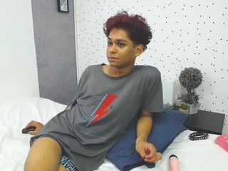 Alan Jimenez on cam for live free nude video chat now