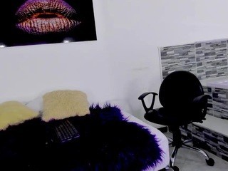 asley-owen on cam for live free nude video chat now