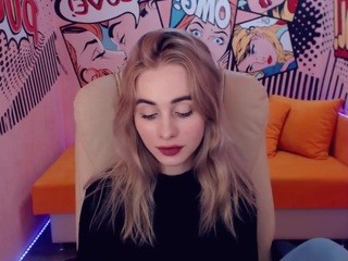 BellaMoor on cam for live free nude video chat now