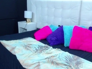 Cherry-vibe on cam for live free nude video chat now