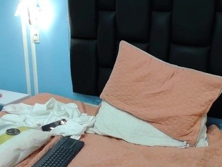 dayana-shiny on cam for live free nude video chat now